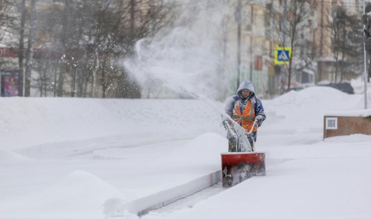 Winterdienst in Berlin – zuverlässig & pünktlich Winterdienst Berlin für Gehwege und Parkplätze